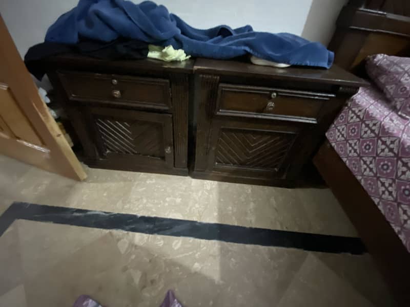 Bed Side table drasing table 4