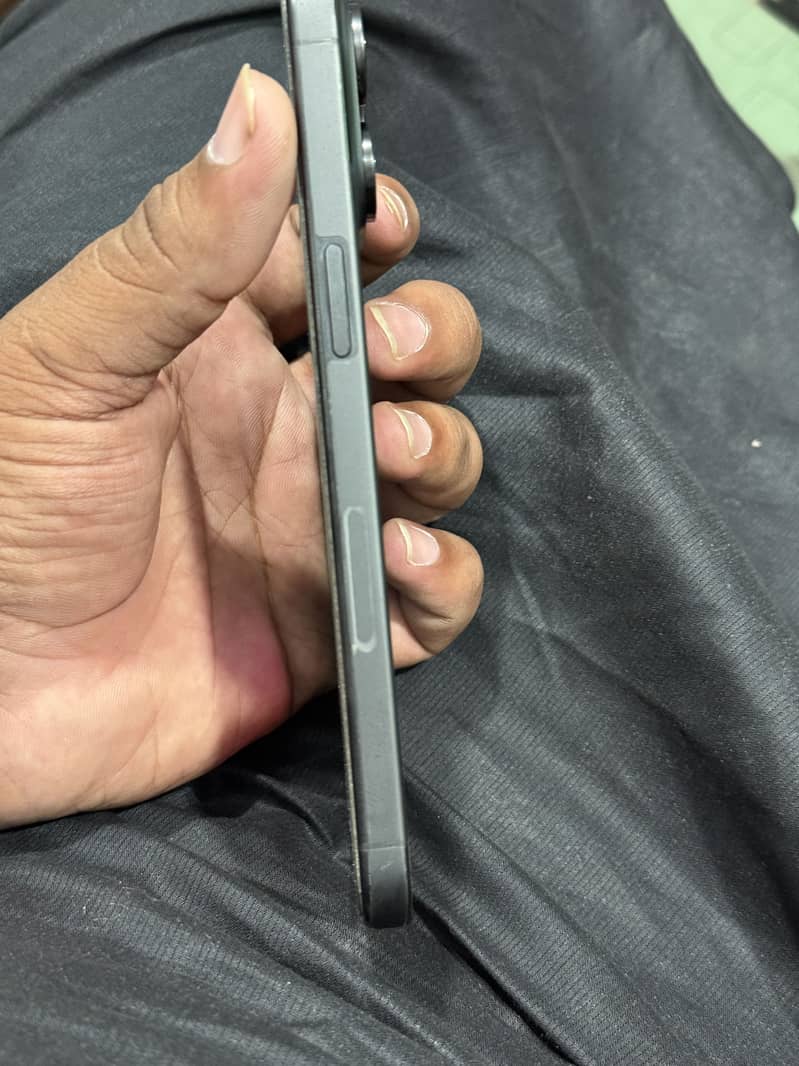 Apple iPhone 15 Pro Max 5