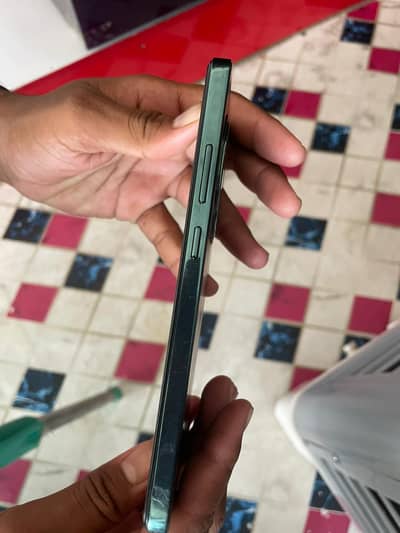 OPPO Reno12 F