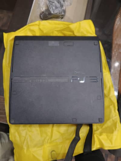 like new Playstation 3 smli model all ok. is num pe rapta k03217260358
