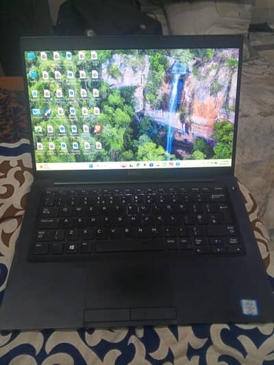 Dell Latitude e7390/i5 8th gen with 8gb ddr 4 ram 256gb nvme ssd