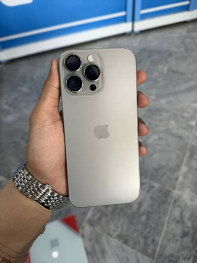 Apple iPhone 16 Pro Max