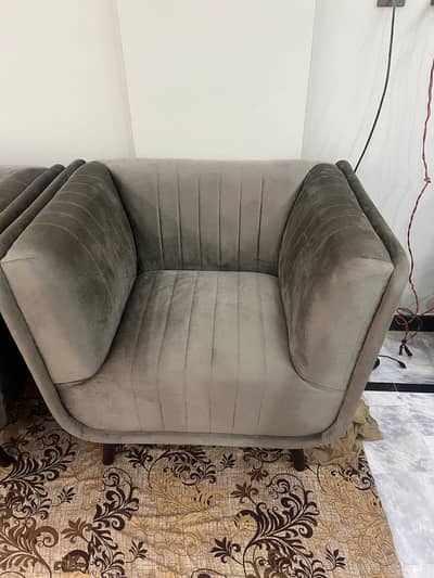 selling sofa set 5 seater