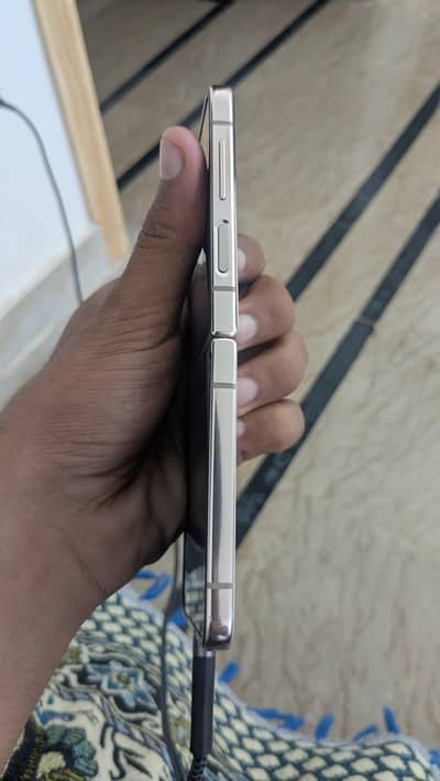 Samsung Mobile Z Flip 4
