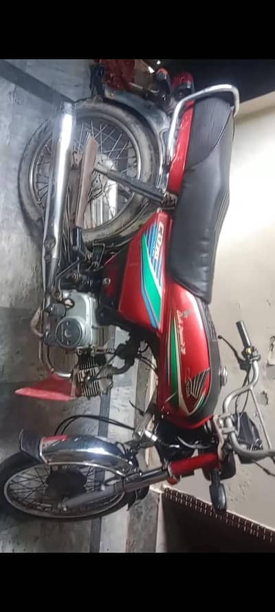 Honda CD 70 2016 SGD num