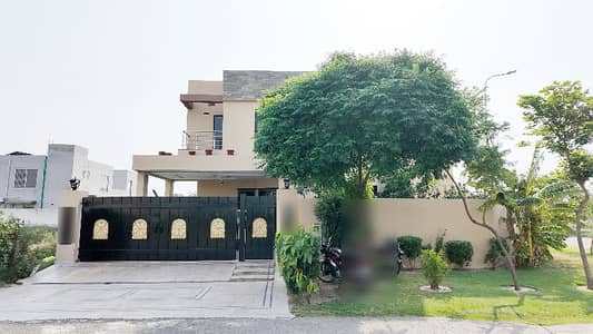 Prime Location 1 Kanal House In Central DHA Phase 8 For Sale