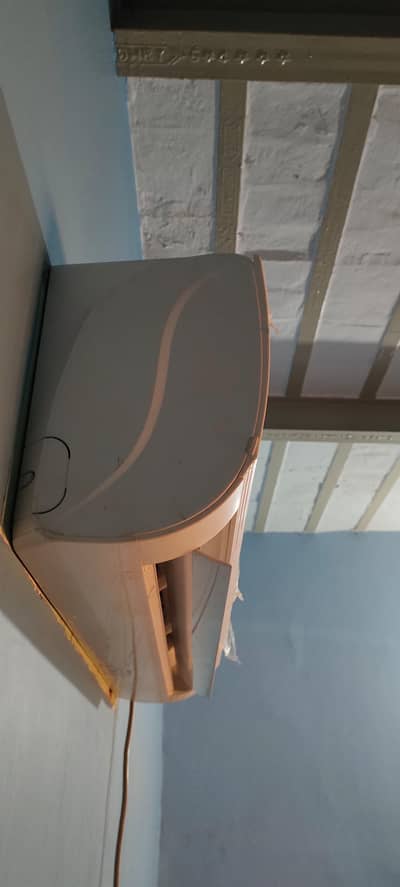 Haier 1.5 condition like new urgent sale