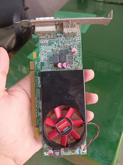 AMD Radeon R7 250 1GB (128 bit)