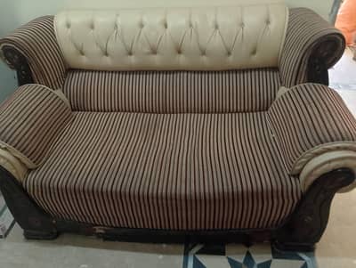 6 seater sofa set along with 6 cousins available,