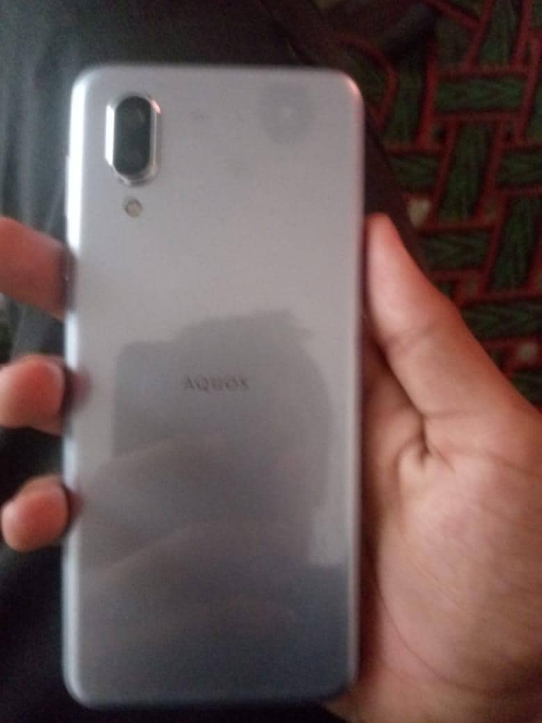 Sharp Aquos Sense 4