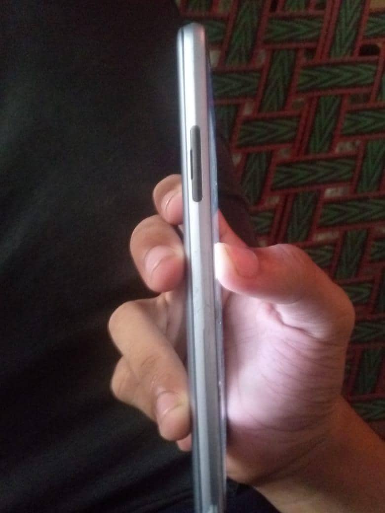 Sharp Aquos Sense 8