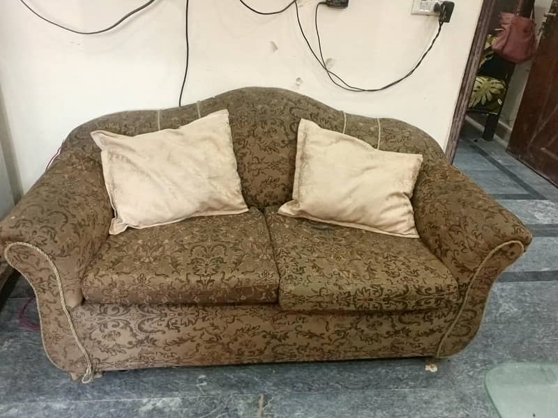 خوبصورت Sofa Set برائے فروخت – بہترین حالت 0