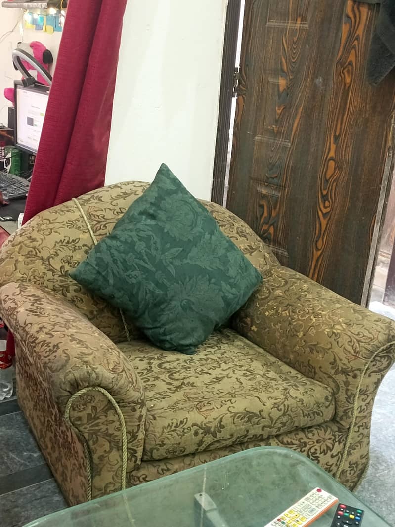 خوبصورت Sofa Set برائے فروخت – بہترین حالت 1