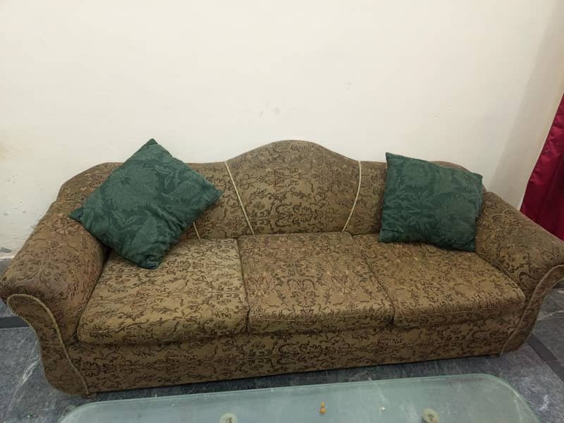 خوبصورت Sofa Set برائے فروخت – بہترین حالت 2