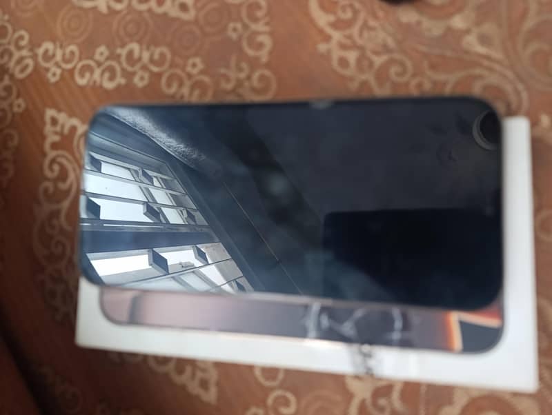 Apple iPhone 16 Pro Max 0