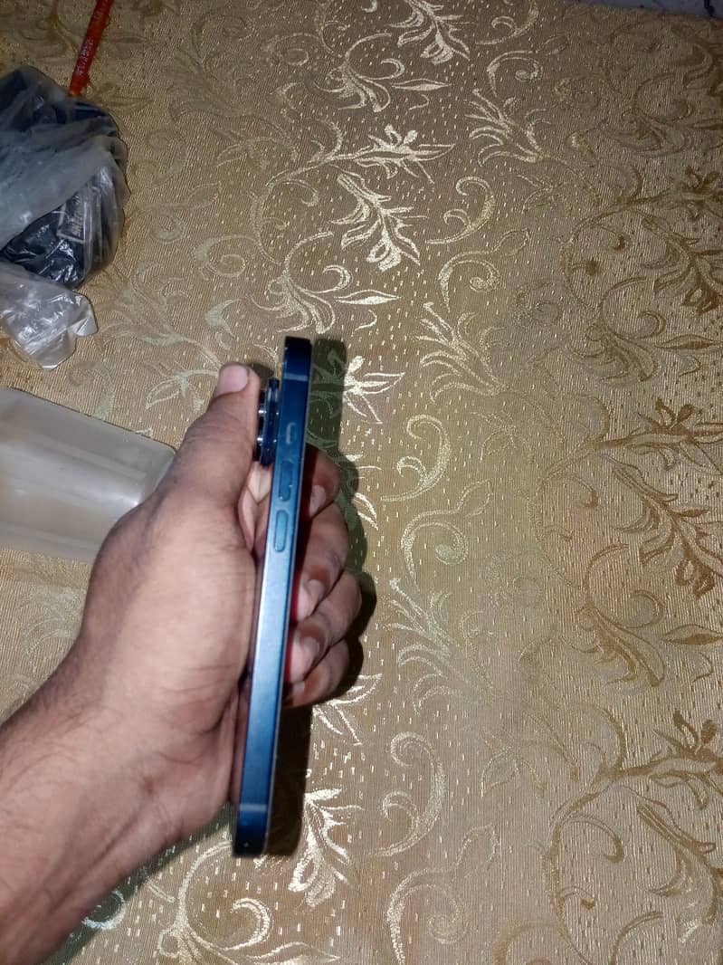 Apple iPhone 14 2