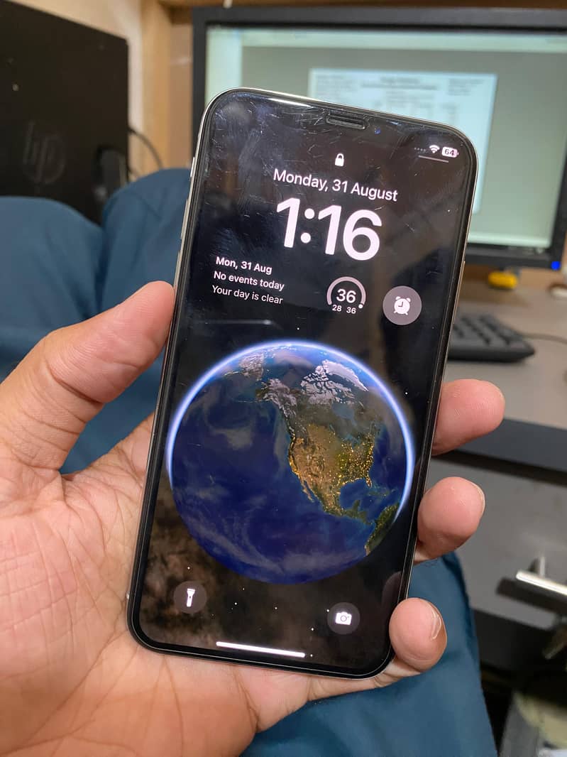 Apple iPhone X 3
