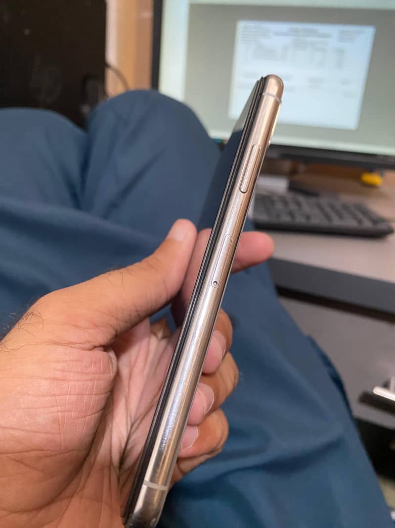 Apple iPhone X 10