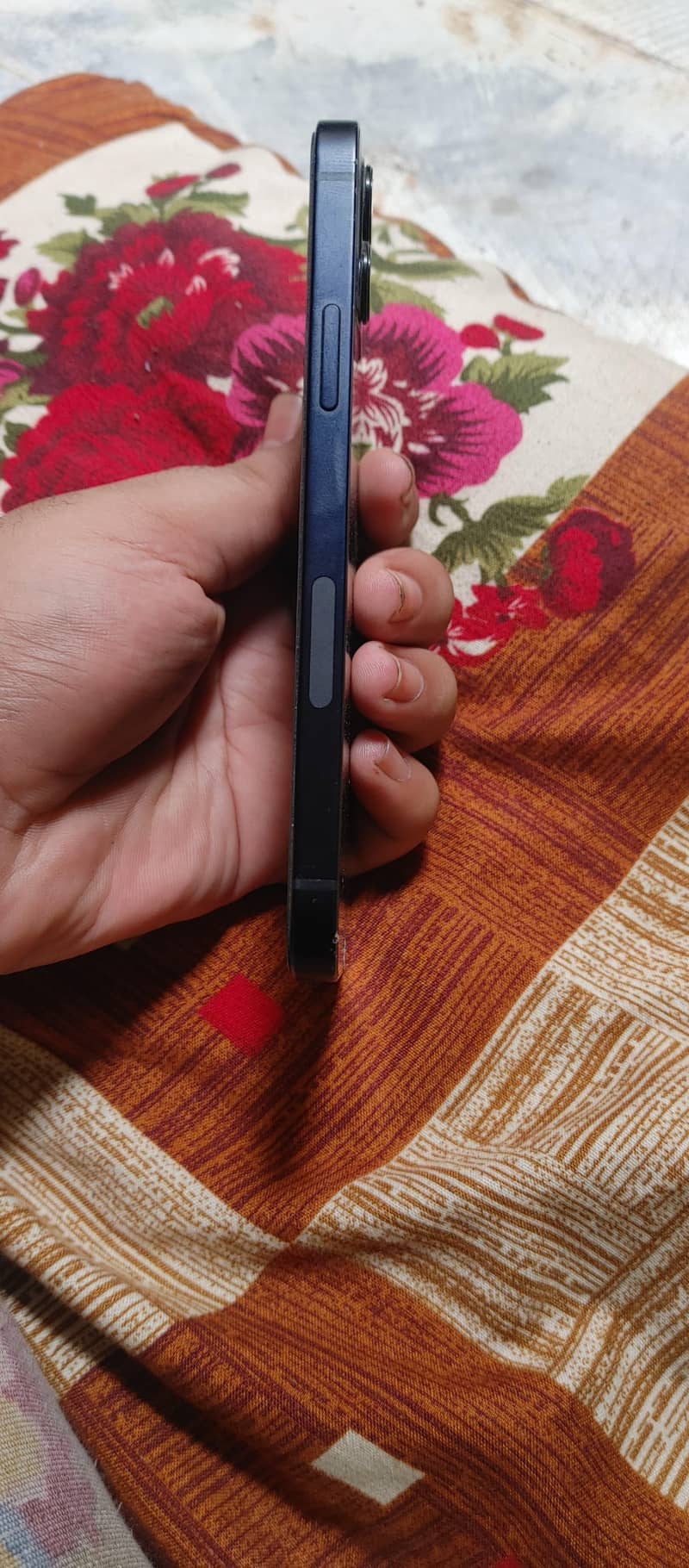 Apple iPhone 12 1