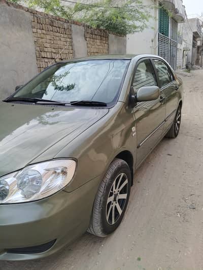 Toyota Corolla SE Saloon 2003 model
