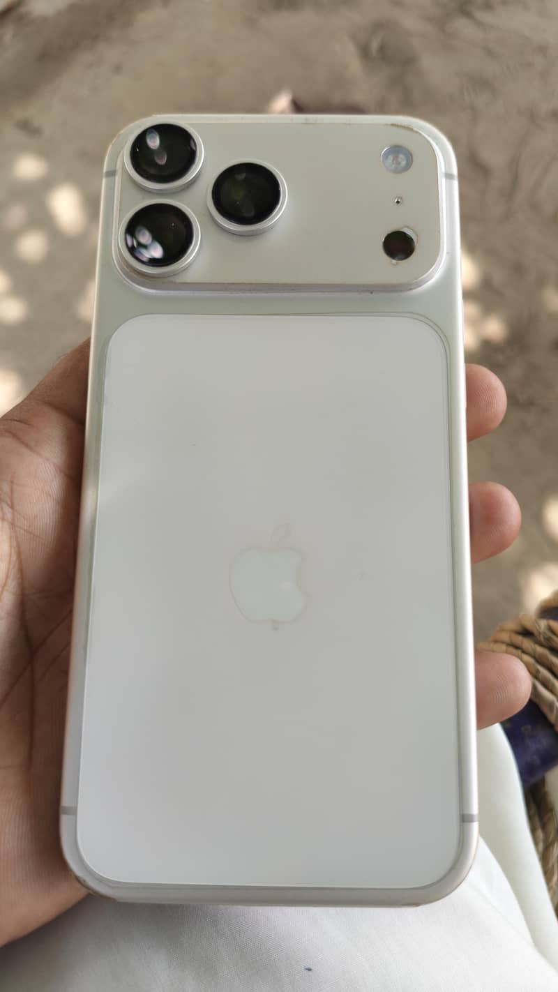 Apple iPhone 17 Pro Max 2