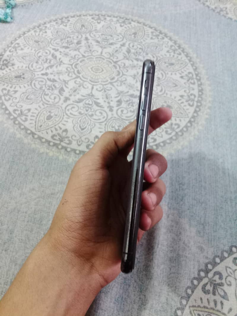 Apple iPhone X 1