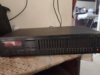 Yamaha EQ-550 Vintage Graphic Equalizer