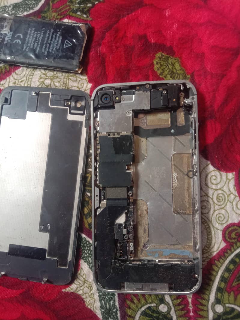 Apple iPhone 4s 2