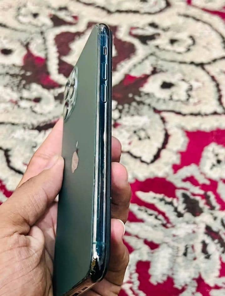Apple iPhone 11 Pro 2