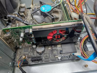 Intel i3 8th gen/8gb ram ddr4/rx550 4gb gpu /128 gb ssd 500gb hdd