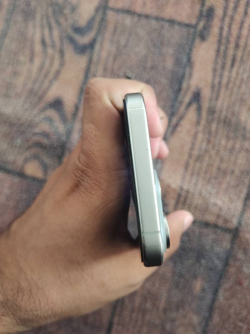 Apple iPhone 15 Pro Max 1