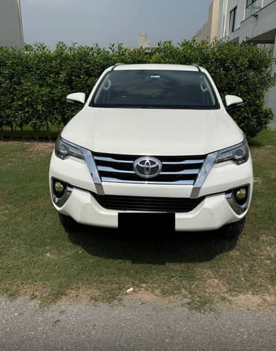 Toyota Fortuner V 2017 Bumper to Bumper Geniune 1st owner lush cond