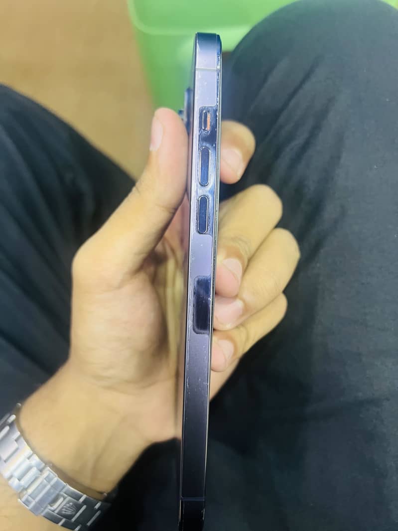Apple iPhone 14 Pro Max 4