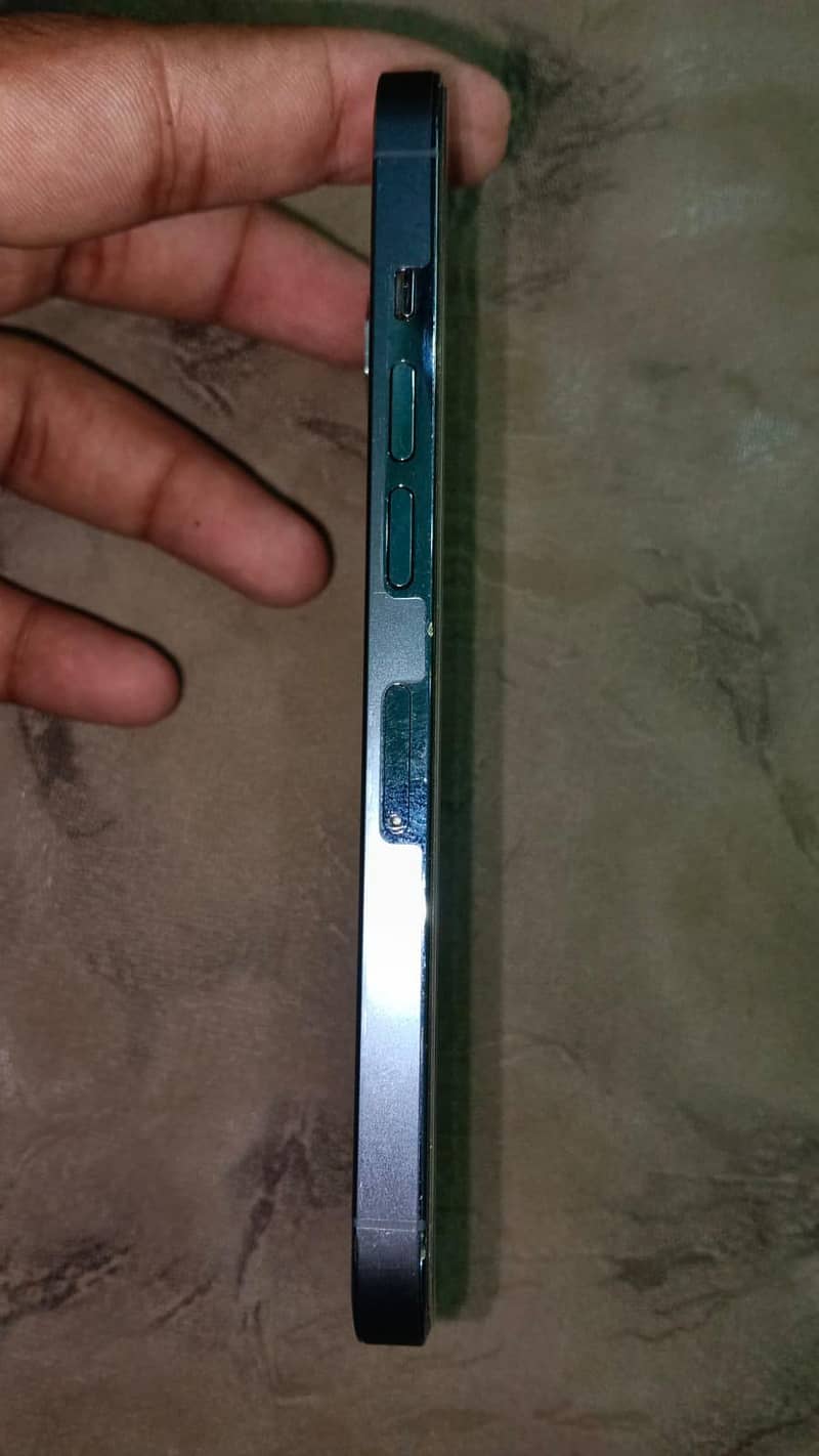 Apple iPhone 13 Pro 1