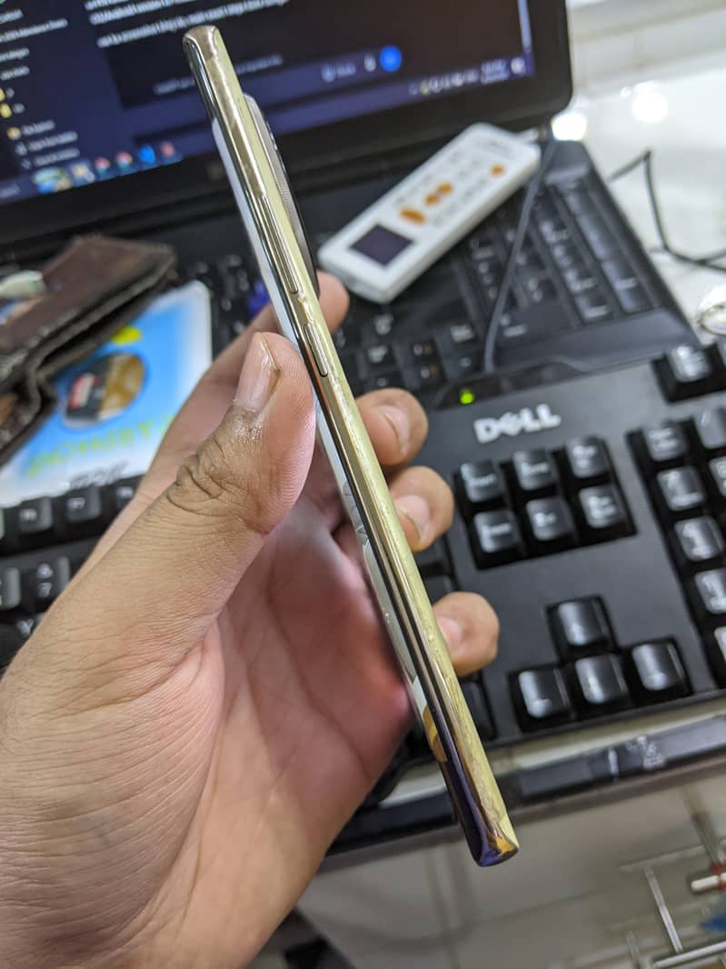 Tecno CAMON 30S 3