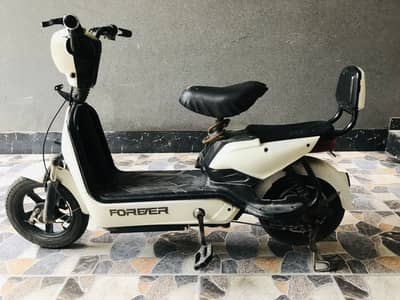 Yj future indus scooty