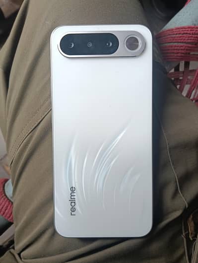 Realme 16 5G . . . .