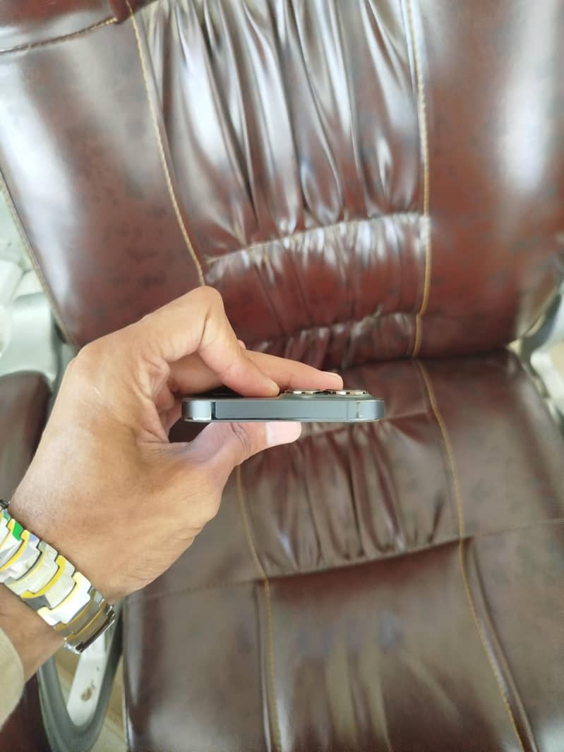 Apple iPhone 13 Pro Max 5