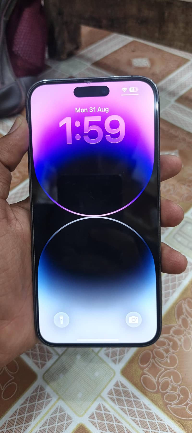 Apple iPhone 14 Pro Max 1