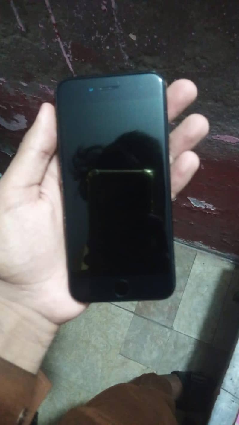 Apple iPhone 7 1