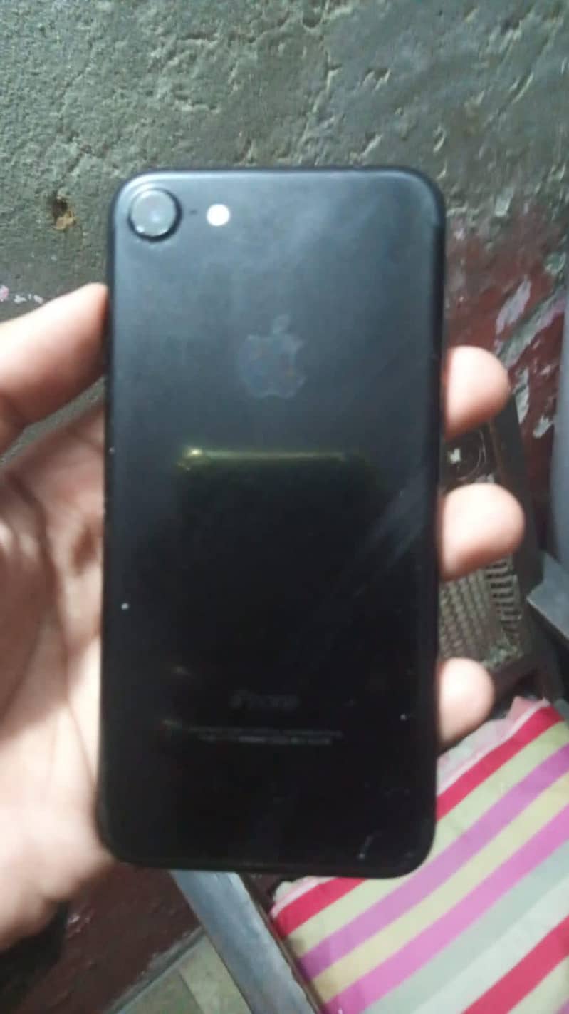 Apple iPhone 7 3