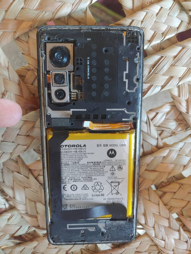 moto edge plus 1