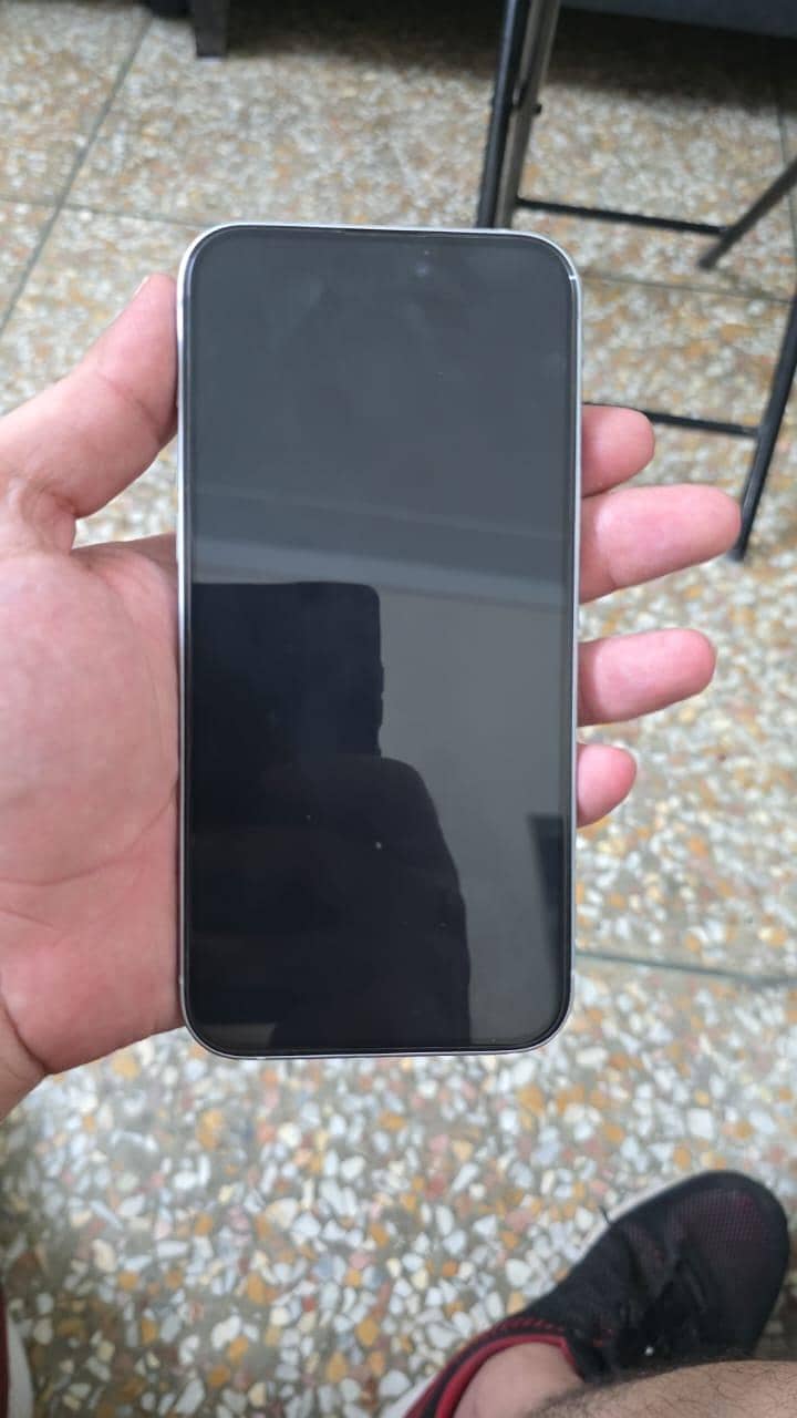 Apple iPhone 15 Plus 0