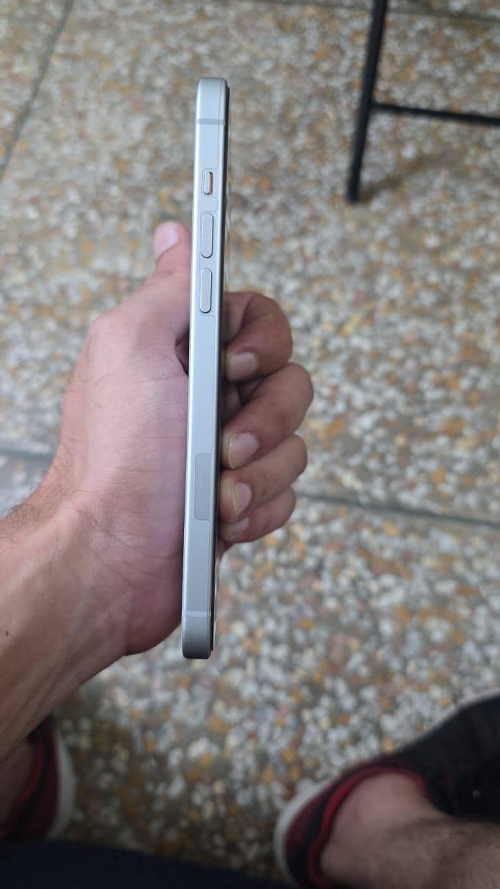 Apple iPhone 15 Plus 5