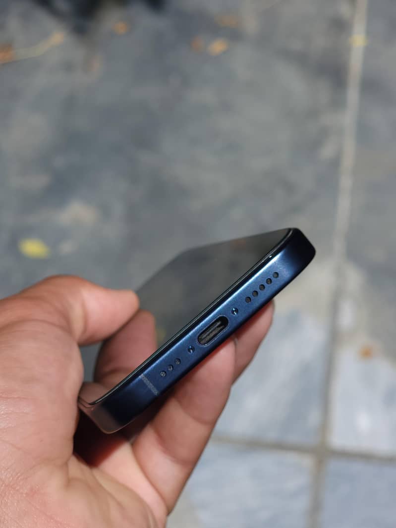 Apple iPhone 15 Pro 2