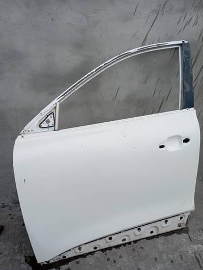 MG HS 2021 left front door