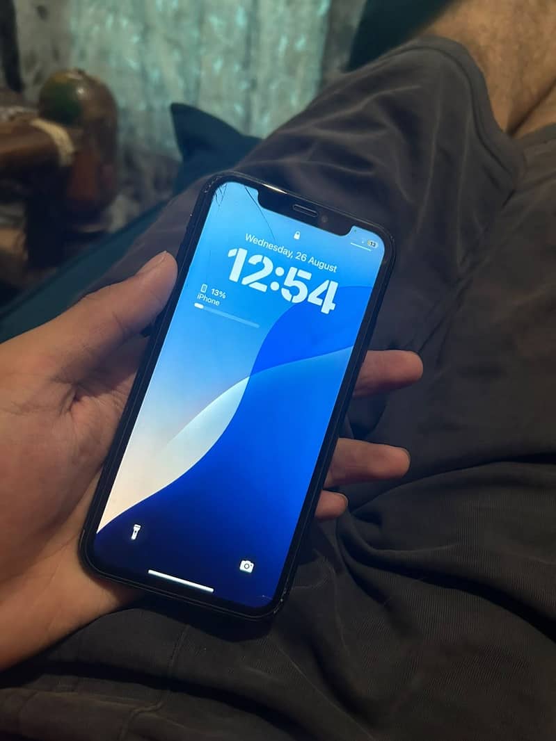 Apple iPhone X 3