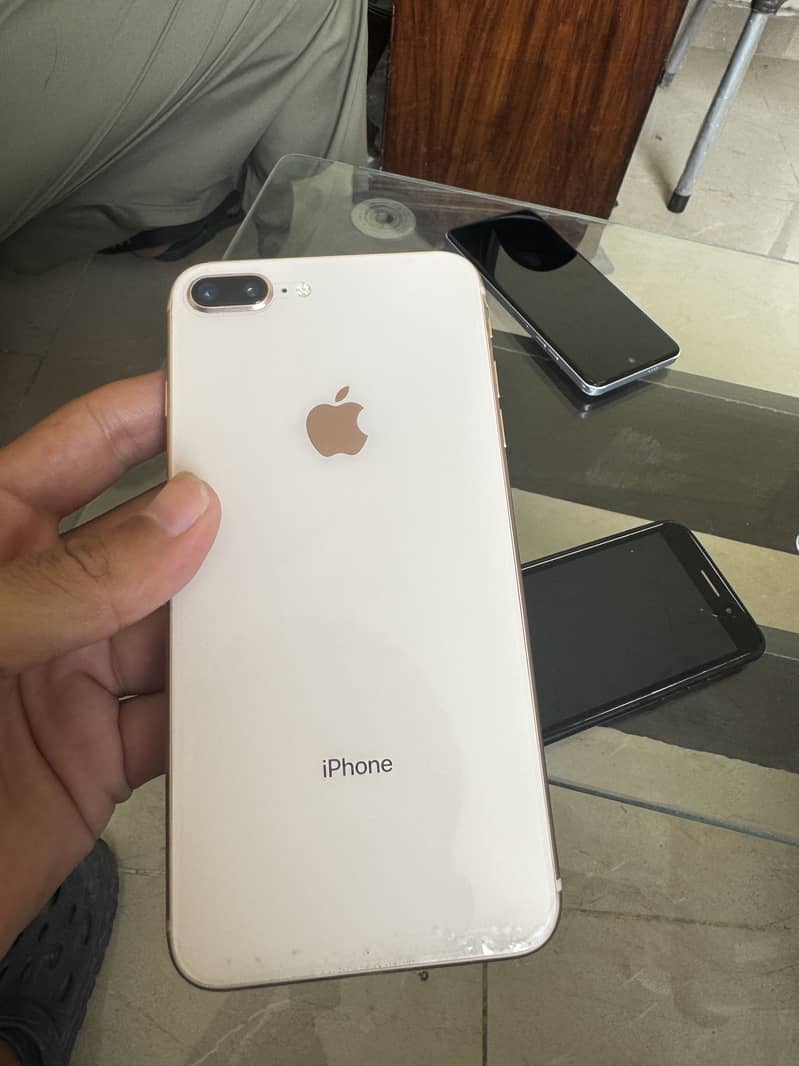 Apple iPhone 8 Plus 5