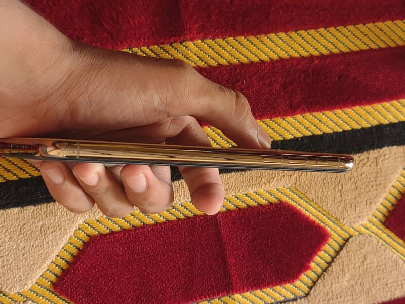 Apple iPhone 11 Pro Max 3