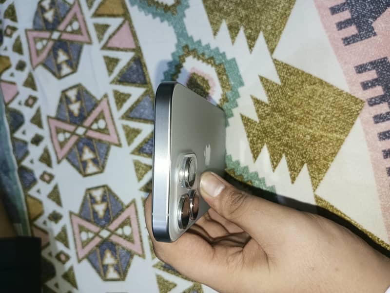 Apple iPhone 15 Pro Max 1